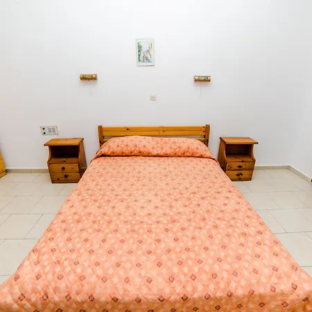Apart-hotel Erato 2*